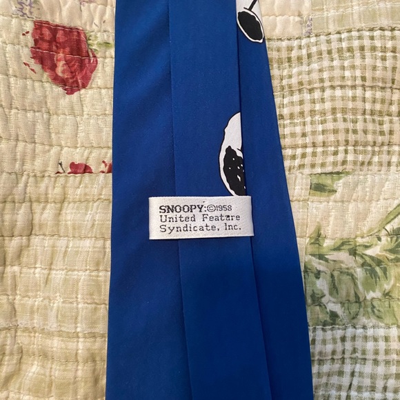 Men’s New Snoopy Polyester Tie - Picture 3 of 4